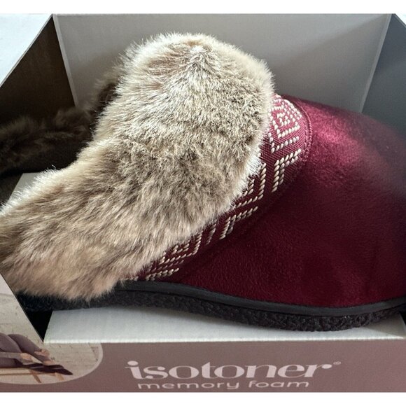 Isotoner Women House Shoes Slippers Memory Foam Hoodback Chili Pepper M 7.5-8 - Picture 2 of 4